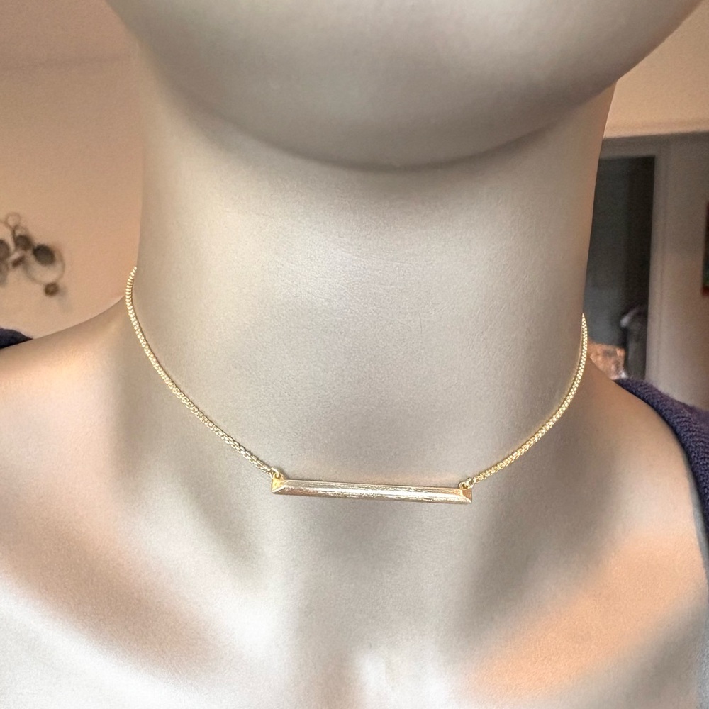 Kendra Scott Kelsey Gold Bar Necklace - Picture 5 of 11